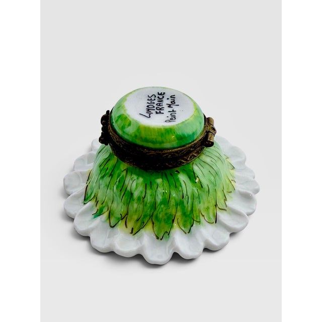 Vintage Limoges France Peint Main Flower Trinket Box With Bee Clasp For Sale - Image 11 of 14
