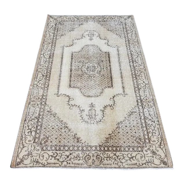 1960s Vintage Floral Bohemian Wool Rug- 3′11″ × 5′4″ For Sale