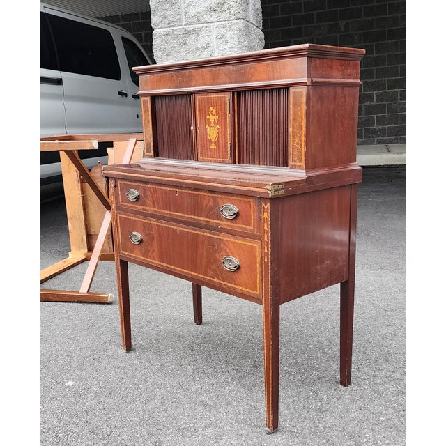 Antique American Federal Style Inlaid Mahogany Ladies Tambour Writing Desk ~ Butlers Desk, 1930s For Sale In New York - Image 6 of 13
