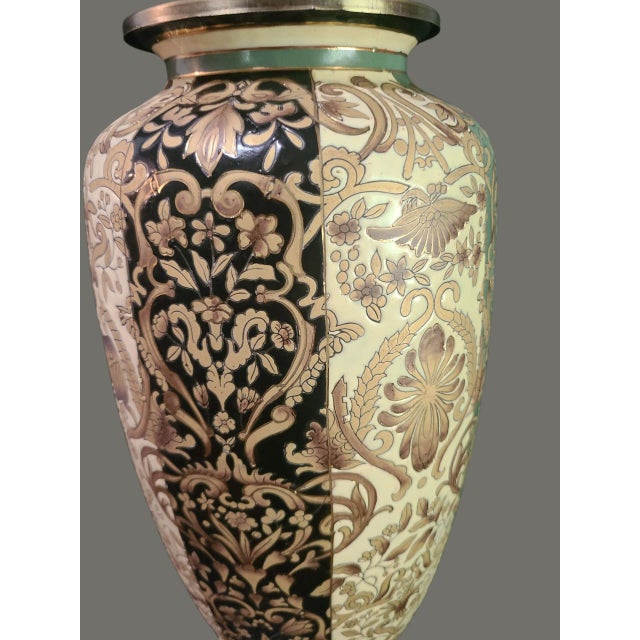 Vintage Chinoiserie Asian Inspired Floral Multi-Color Table Lamp For Sale - Image 4 of 9