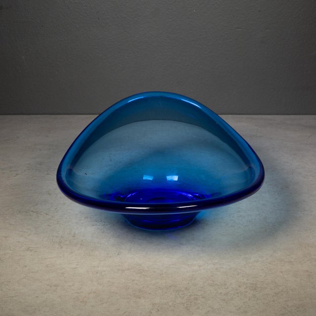 Mid-Century Modern Per Lütken for Holmegaard Style Blue Glass Bowl c.1950 For Sale - Image 3 of 5