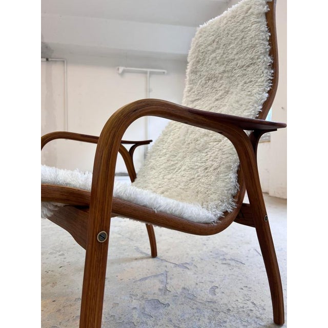 The Lamino armchair is an undisputed milestone in Scandinavian design history. Designed in 1956 by Yngve Ekström for the...