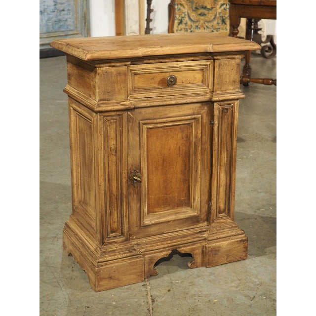 Pair of 19th Century Tuscan Walnut Nightstands For Sale - Image 4 of 18