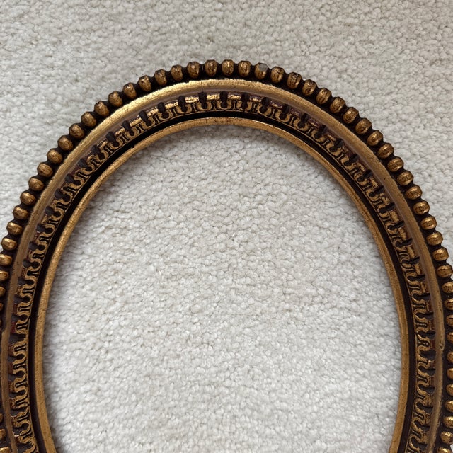 Late 19th Century Vintage Ornate Oval Gilt Wood Picture Frame – Greek Key & Beaded Detail For Sale - Image 5 of 8