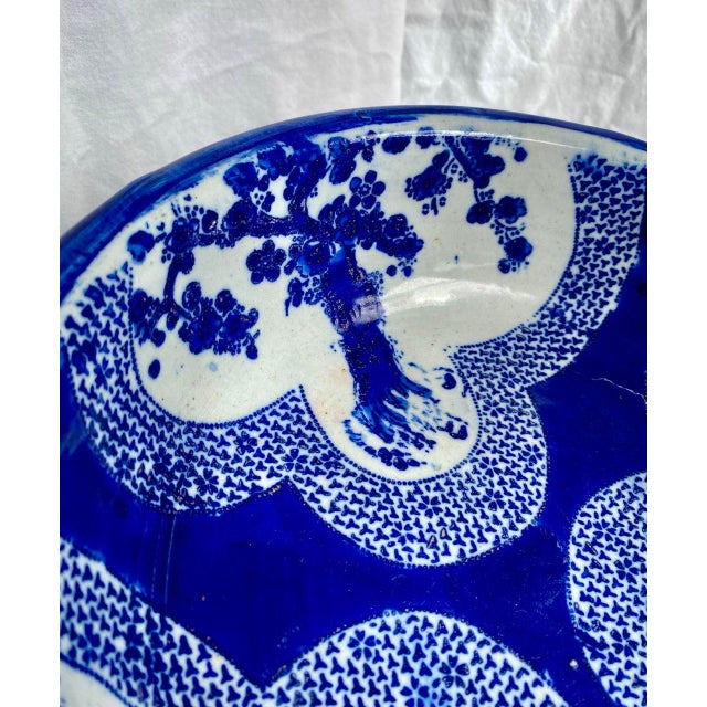 Blue 19th Century Japanese Imari Porcelain Wash Basin With Sho-Chiku-Bai Motif For Sale - Image 8 of 17
