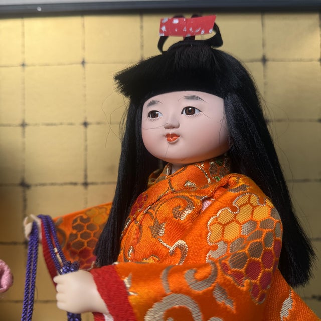 1970s Vintage Japanese Ichimatsu Doll in Display, 1970s, Set of 3 For Sale - Image 5 of 15