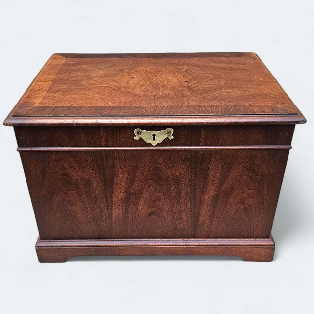 This Vintage Henredon Cellerate on Casters is a beautiful piece made in a classic rectangular from rich hard wood with a...