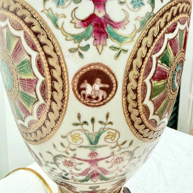 Late 20th Century Vintage Oriental Accents Table Lamp - Hand-Painted Porcelain Design For Sale - Image 5 of 12