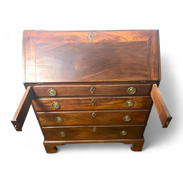 Wood English Chest of Drawers in Mahogany For Sale - Image 7 of 18