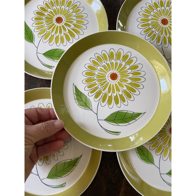 Mikasa 1960s Avocado Green Mikasa Plates in Duplex - Set of 5 For Sale - Image 4 of 8