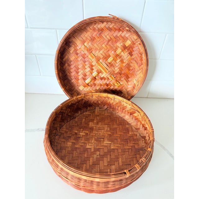 Early 20th Century Vintage Chinese Hand Woven Lidded Sewing Storage Basket For Sale - Image 5 of 6