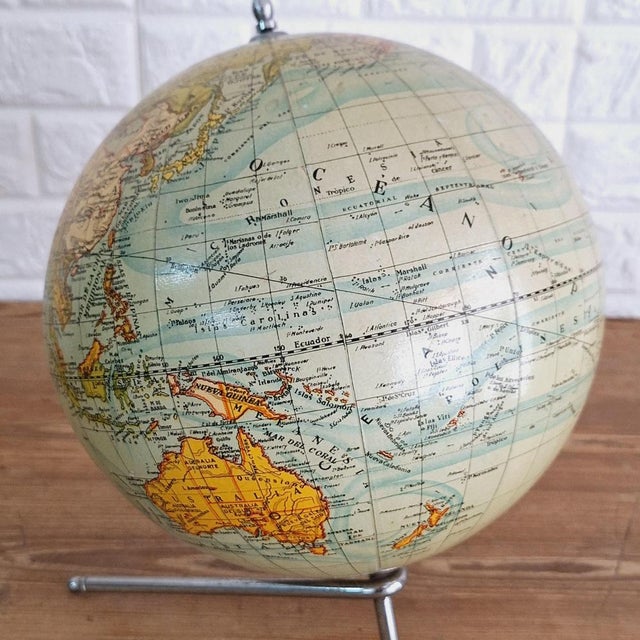 Educational Tabletop World Globe in Glass and Paper, 1950s For Sale - Image 6 of 14