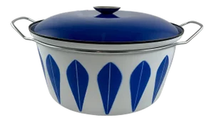 Cathrineholm Scandinavian Modern Lotus Enameled Dutch Oven