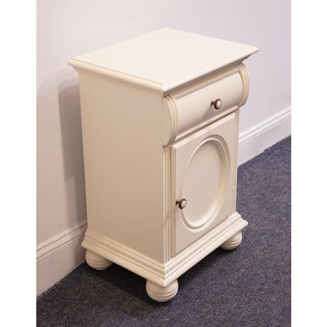 Lexington Furniture Lexington Furniture Off White Painted Traditional Victorian Style 18" Cabinet Nightstand 509-623 For Sale - Image 4 of 15