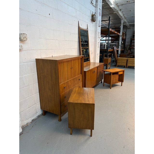 John Widdicomb Five-Piece Mid-Century Modern Bedroom Set by John Widdicomb For Sale - Image 4 of 18