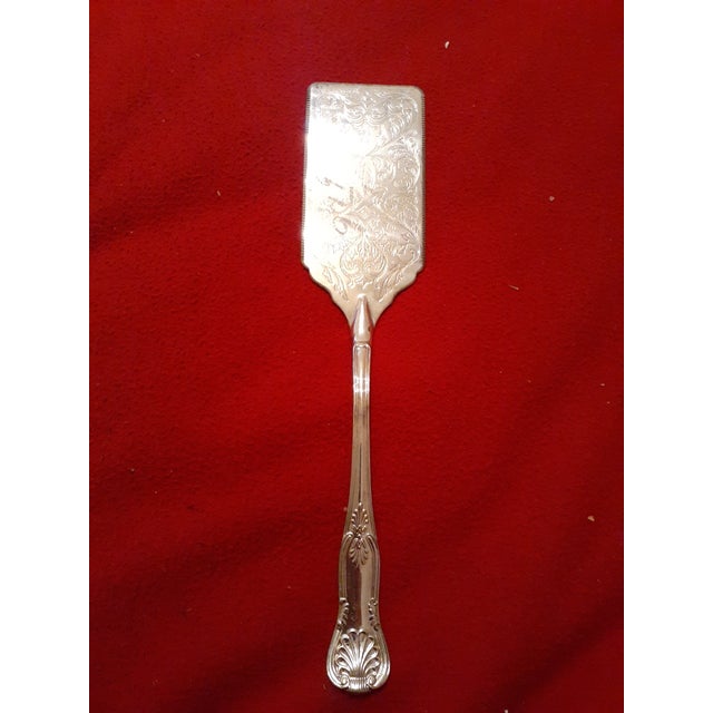 Vintage Sheffield Silverplated Ornate Cake Server For Sale In Dallas - Image 6 of 7