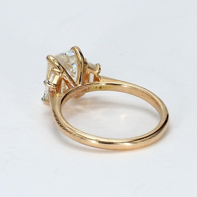 14k Yellow Gold Three-Stone Ring Emerald-Cut Center Diamond & Sides - Size 5.75 For Sale - Image 4 of 4