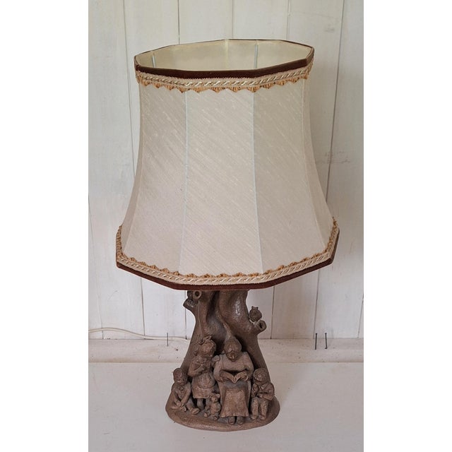 Vintage Figurative Table Lamp in Brown Ceramic with Original Fabric Shade, 1980s For Sale - Image 4 of 7