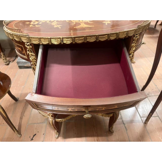French Louis XV Inlaid Oval Side Table With Drawer, Brass Gallery & Lower Shelf For Sale - Image 4 of 9