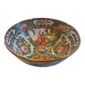 Circa 1920s Antique Rose Medallion/Famille Rose Bowl