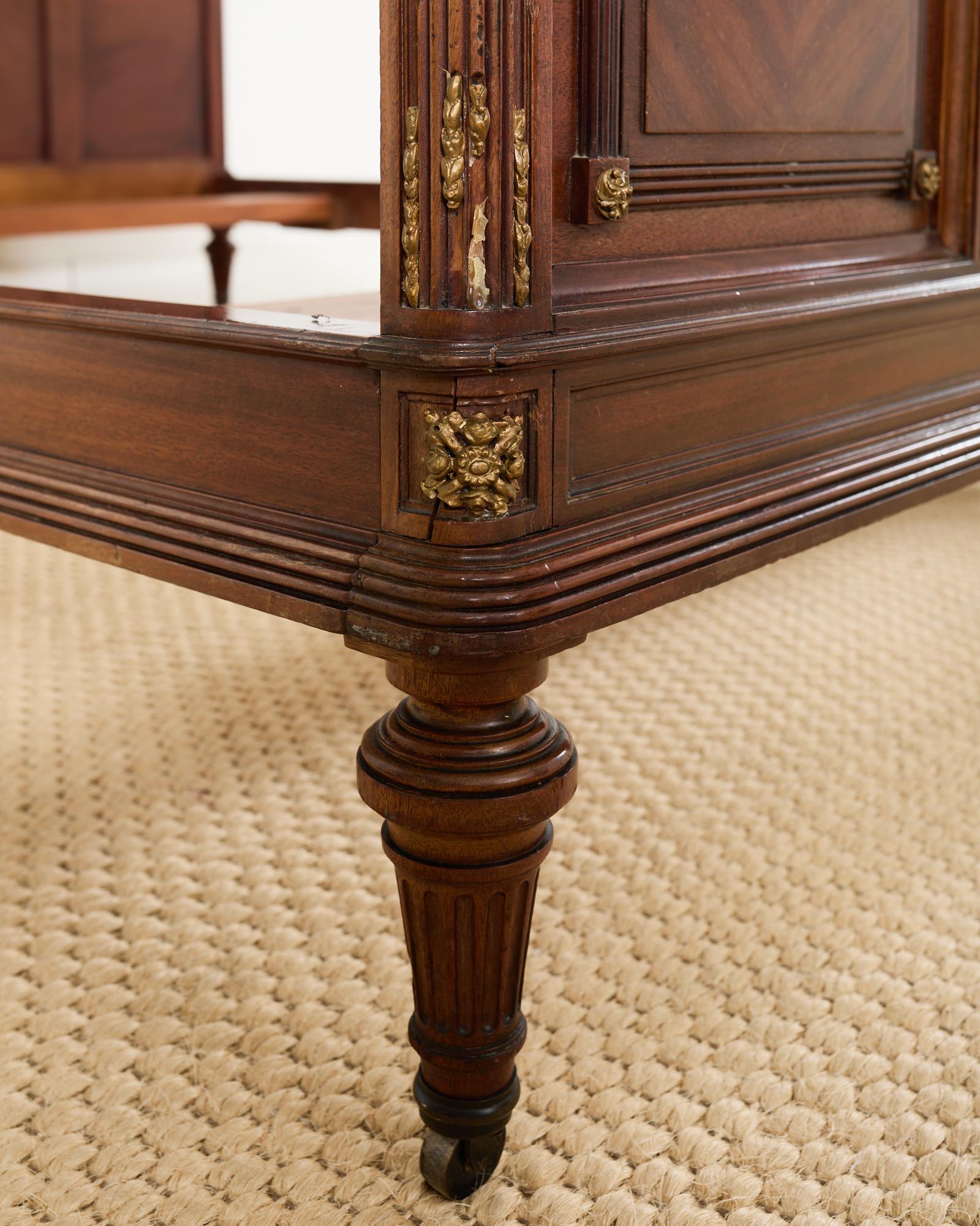 Paire de fauteuils Louis XVI Philippe Cote Antiquites