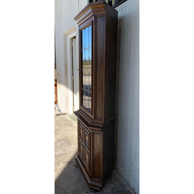 Spanish 20th Century Spanish Colonial Corner Vitrine With Lead Solders in Glass For Sale - Image 3 of 12