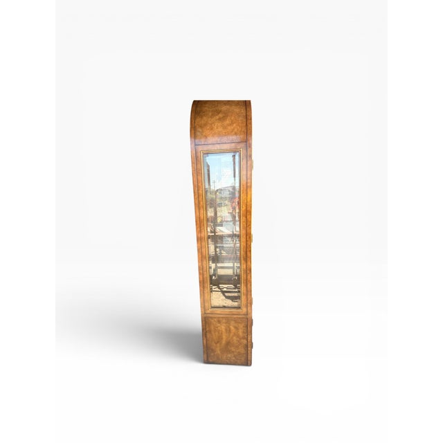 Late 20th Century Mastercraft Illuminated Burlwood Arched Display Cabinet Vitrine With Brass Trim, Attributed For Sale In Boston - Image 6 of 16