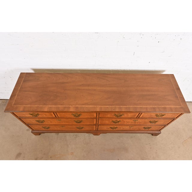 Henredon Georgian Banded Mahogany Eight-Drawer Double Dresser For Sale - Image 9 of 12