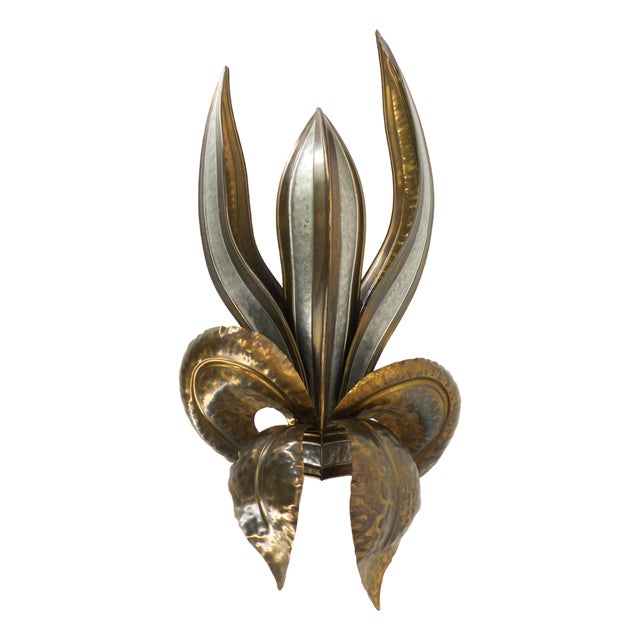 Brutalist Wall Lamp of a Stylized Flower attributed to Richard and Isabelle Faure, 1970s For Sale