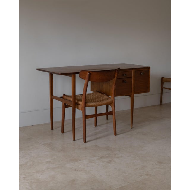 Glenn of California 1950s Attributed to Kipp Stewart Three Drawer Writing Desk for Glenn of Ca, Usa For Sale - Image 4 of 9
