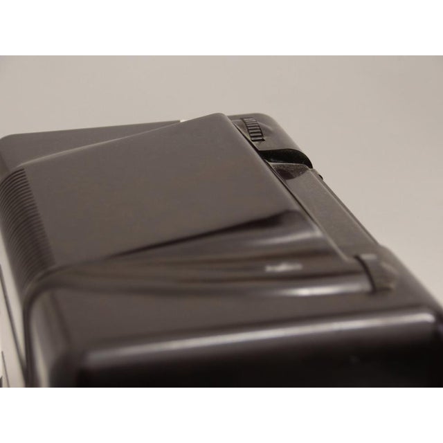 This is a real Art Deco radio from the 1940s with its streamline design. The excellent bakelite cabinet is also a...