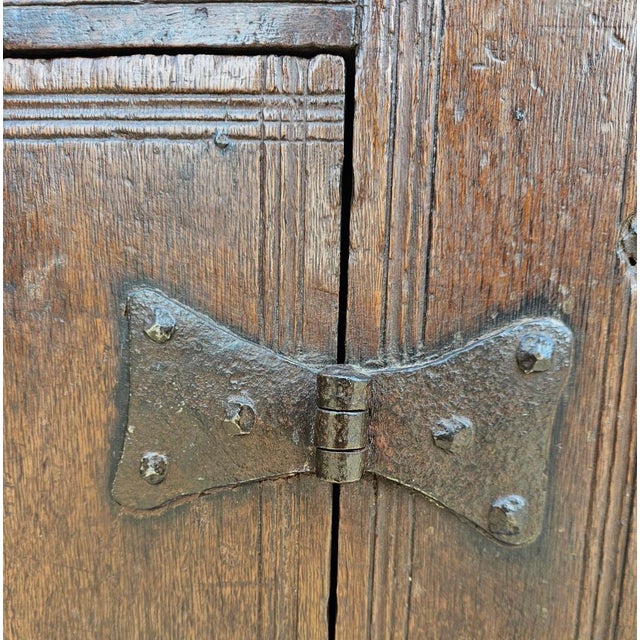 Boeren Spinde Farmer's Pantry Cupboard in Oak, 18th Century For Sale - Image 9 of 17