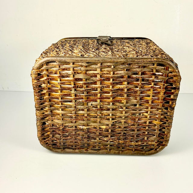 1980s Vintage Boho Chic Arts & Crafts Coastal Woven Jute Wicker & Bentwood Storage Lidded Basket For Sale - Image 15 of 15