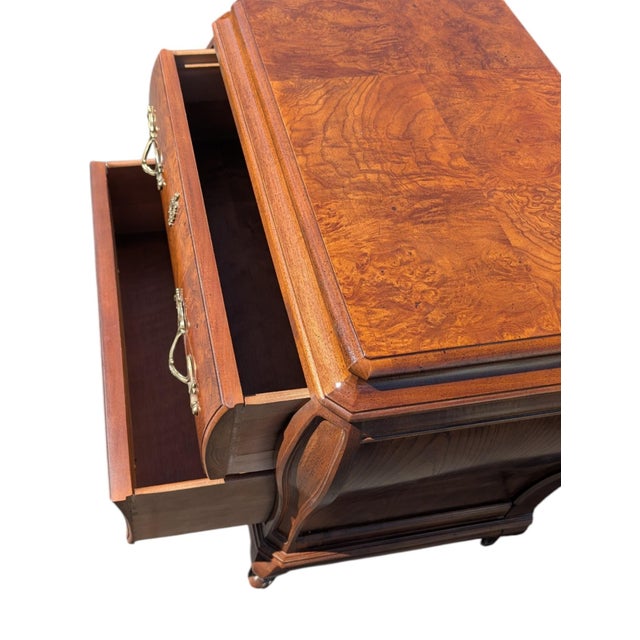 Vintage Henredon Louis XV Style Burl Wood King Headboard & Bombe Nightstands, Set of 3 (Circa 1980s) For Sale - Image 18 of 18