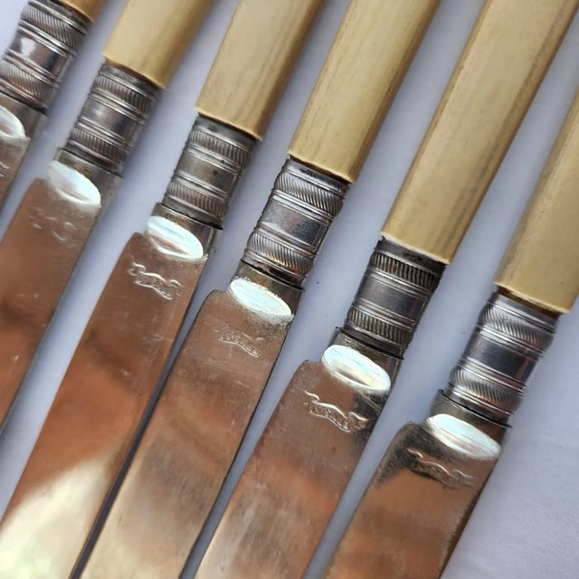 Early 20th Century English Sheffield Epns A1 Silverplate 6 Butter Knives For Sale In San Diego - Image 6 of 12