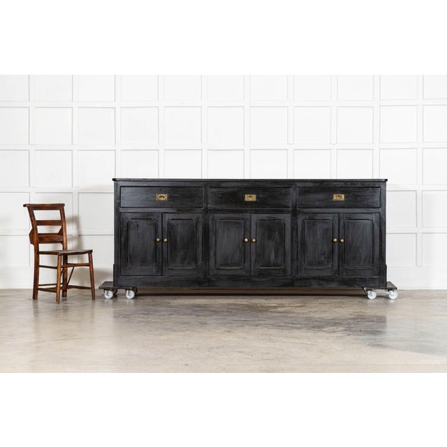 Large 19th-Century English Country Pine Dresser For Sale - Image 4 of 18