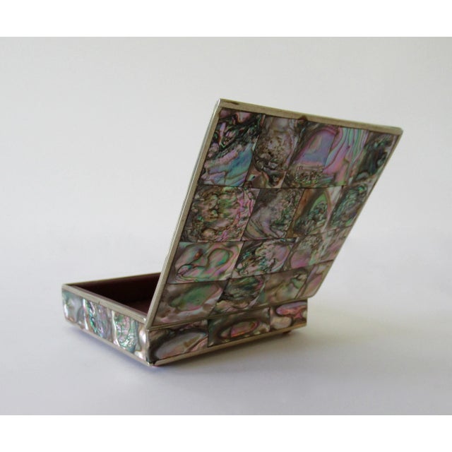 Vintage C.1960's Mexican Taxco Signed Silver Plate Trim & Abalone Emblazoned Lidded Keepsake Box. For Sale - Image 4 of 13