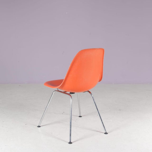 Herman Miller Dining Chairs in Orange Fiberglass by Charles & Ray Eames for Herman Miller, USA, 1960s For Sale - Image 4 of 9