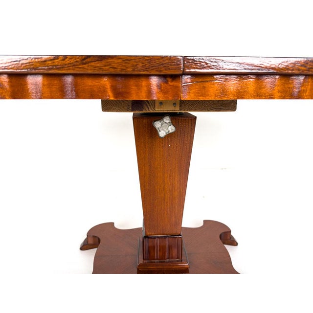 Swedish Modern Pedestal Coffee Table in Figured Oak, 1940s For Sale - Image 3 of 7