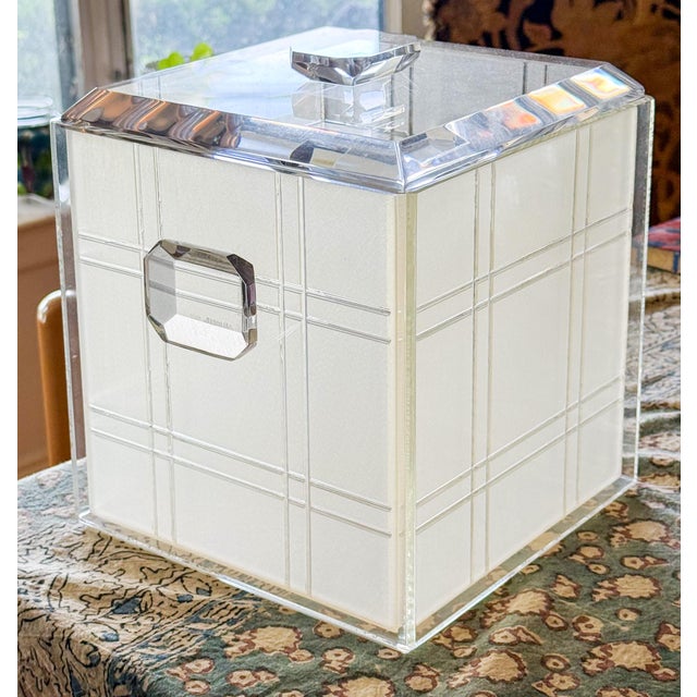 1970s Modern Heavy Lucite Ice Bucket With Liner and Emerald Cut Handles For Sale - Image 17 of 17