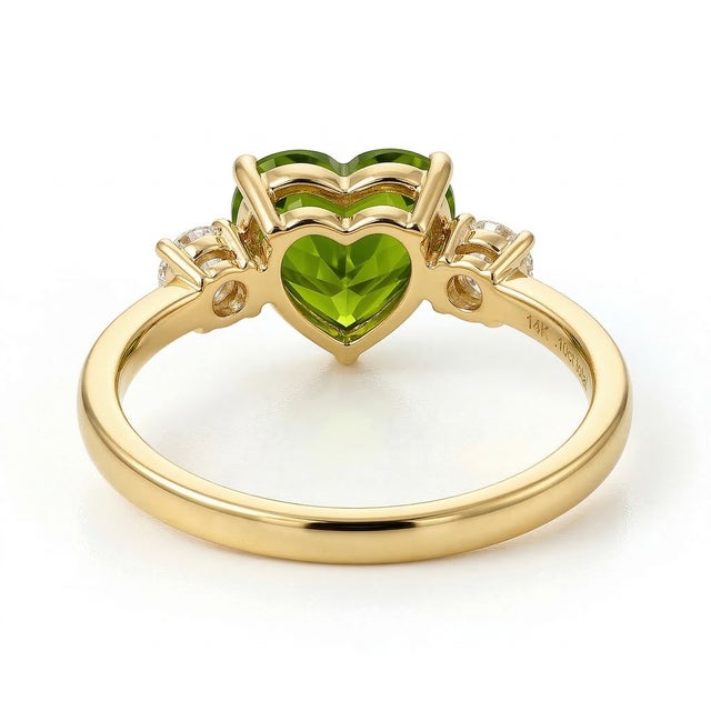 Contemporary Natural Peridot Heart Shape Cubic Zirconia Diamond Ring, Wedding Engagement Ring Us 7 For Sale - Image 3 of 3
