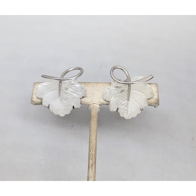 Napier Vintage 1950s Signed Napier Rhodium Plated Clear & Frosted Glass Leaf Clip Earrings-2 Pieces For Sale - Image 4 of 8