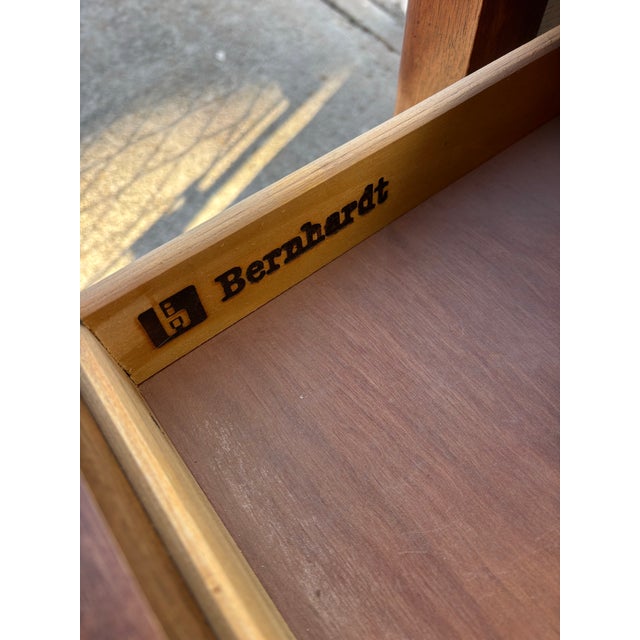 Late 20th Century Late 20th Century Bernhardt French Provincial Side Table / End Table With Burlwood Inlay Scallop Top For Sale - Image 5 of 5