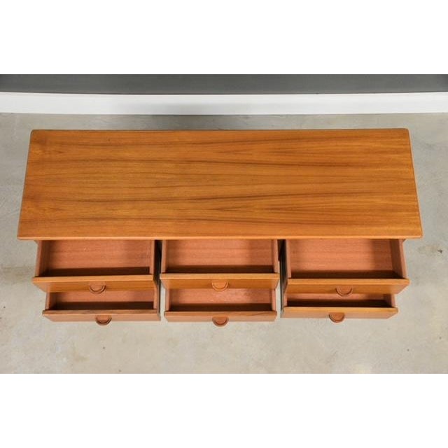 Brown Mid Century Modern Teak Sofa Entry Table by FBJ Mobler For Sale - Image 8 of 11