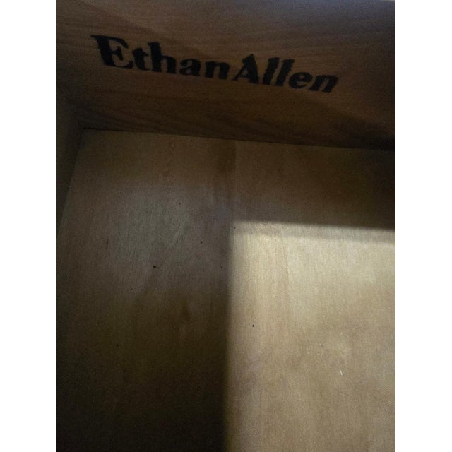 Ethan Allen Vintage Ethan Allen Colonial Chairside End Table With Drawer & Lower Shelf For Sale - Image 4 of 6