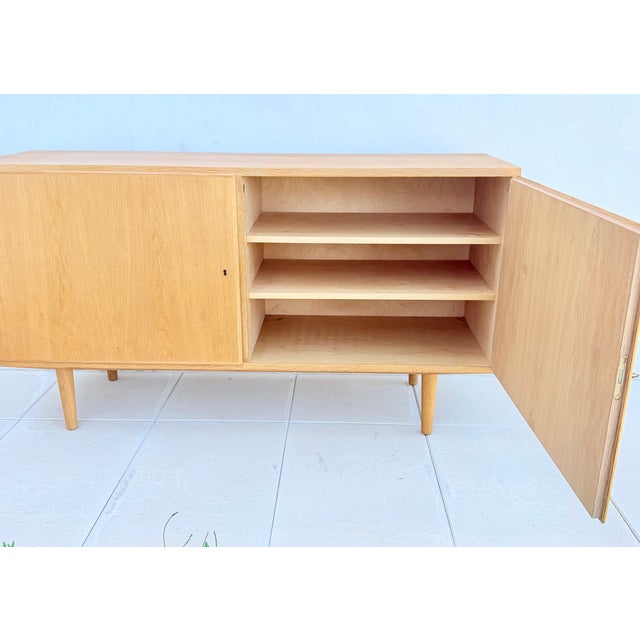 Danish Oak Sideboard by Carlo Jensen for Poul Hundevad, 1960s For Sale - Image 16 of 18