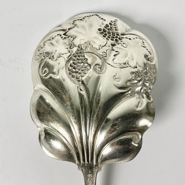 1905 Antique Hollywood Regency Neoclassical Silverplated Scalloped Shell Grape Cluster Serving Spoon For Sale - Image 11 of 12