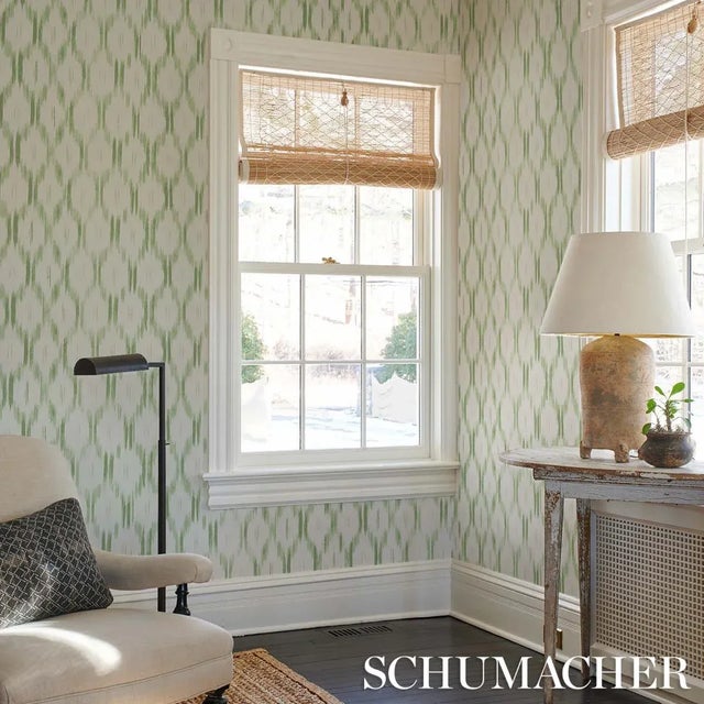 Schumacher Sample - Schumacher x Mark D. Sikes Santa Monica Wallpaper in Leaf Green For Sale - Image 4 of 5