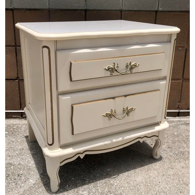 Vintage French Provincial Ivory & Gold Side/End Table Nightstand For Sale - Image 9 of 14