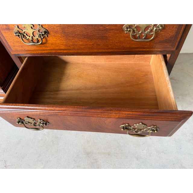 1970s Vintage Chippendale-Style Mahogany Three-Drawer Nightstands – A Pair For Sale - Image 5 of 13